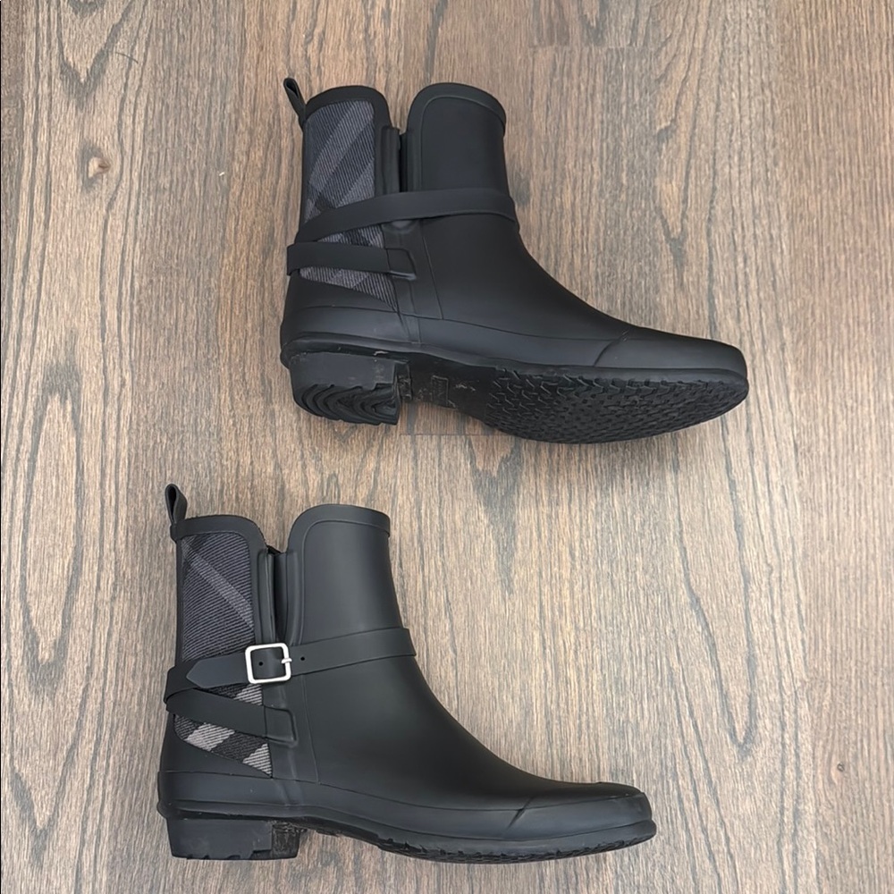 BURBERRY RAIN BOOTS